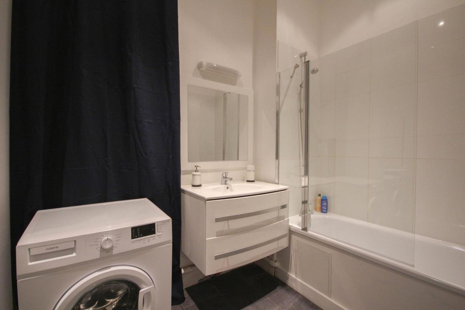 2-Bedroom Flat + Private Car Park. Lille Dış mekan fotoğraf